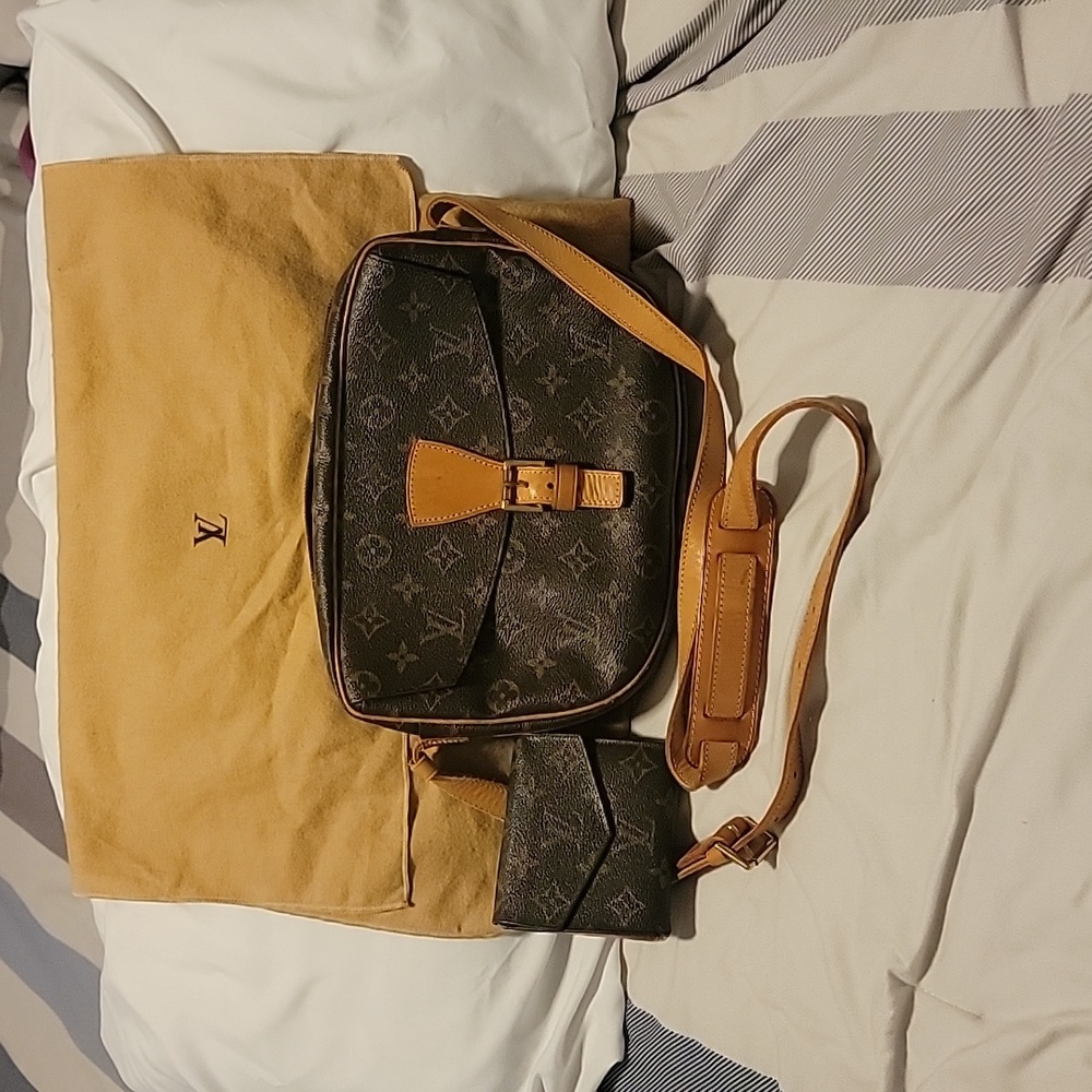 Louis Vuttion Juene Fille Mono Crossbody